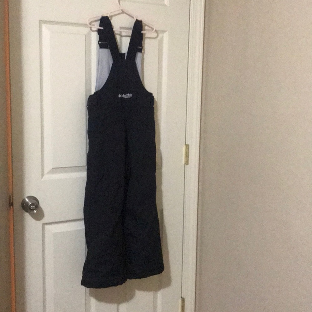 Columbia snow bibs size 6/6x snow bibs. EUC.